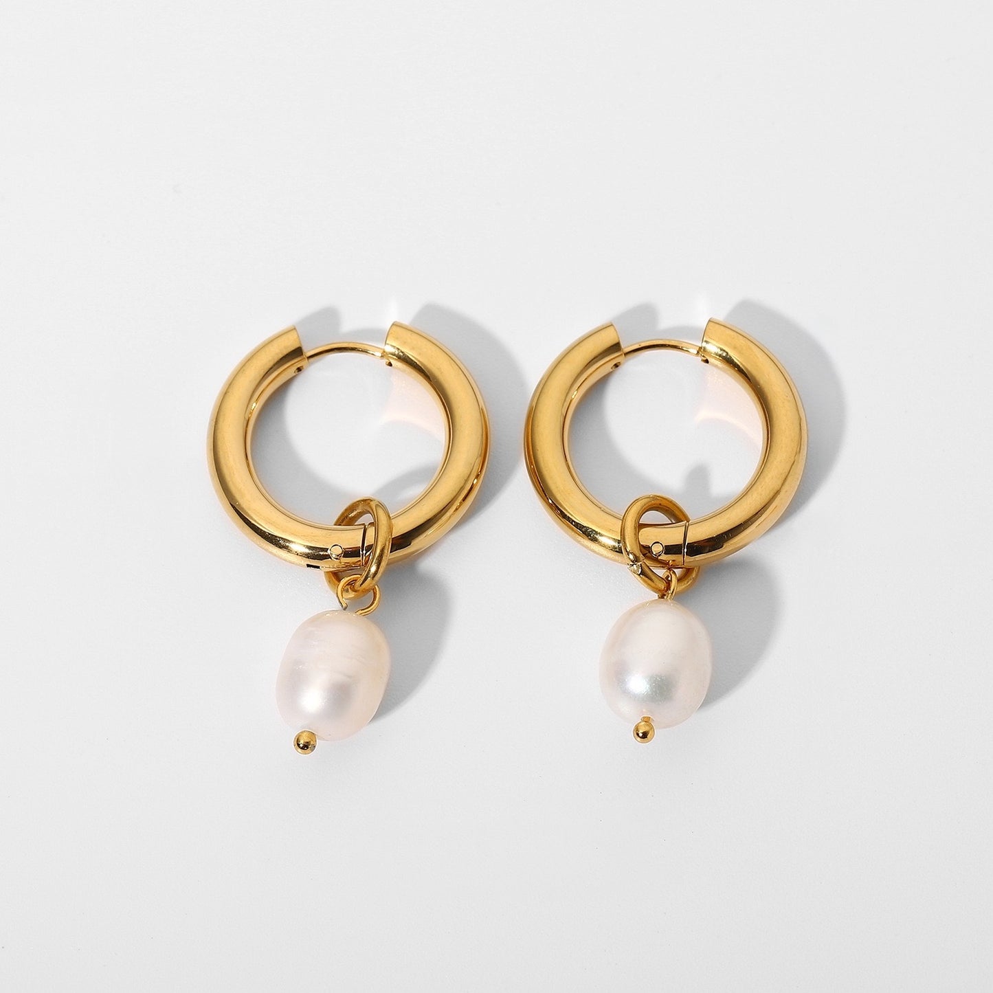 Frida Pearl Bold Hoops