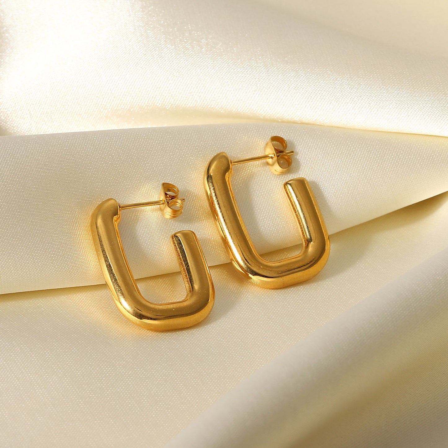 Leiva Hoop Earrings